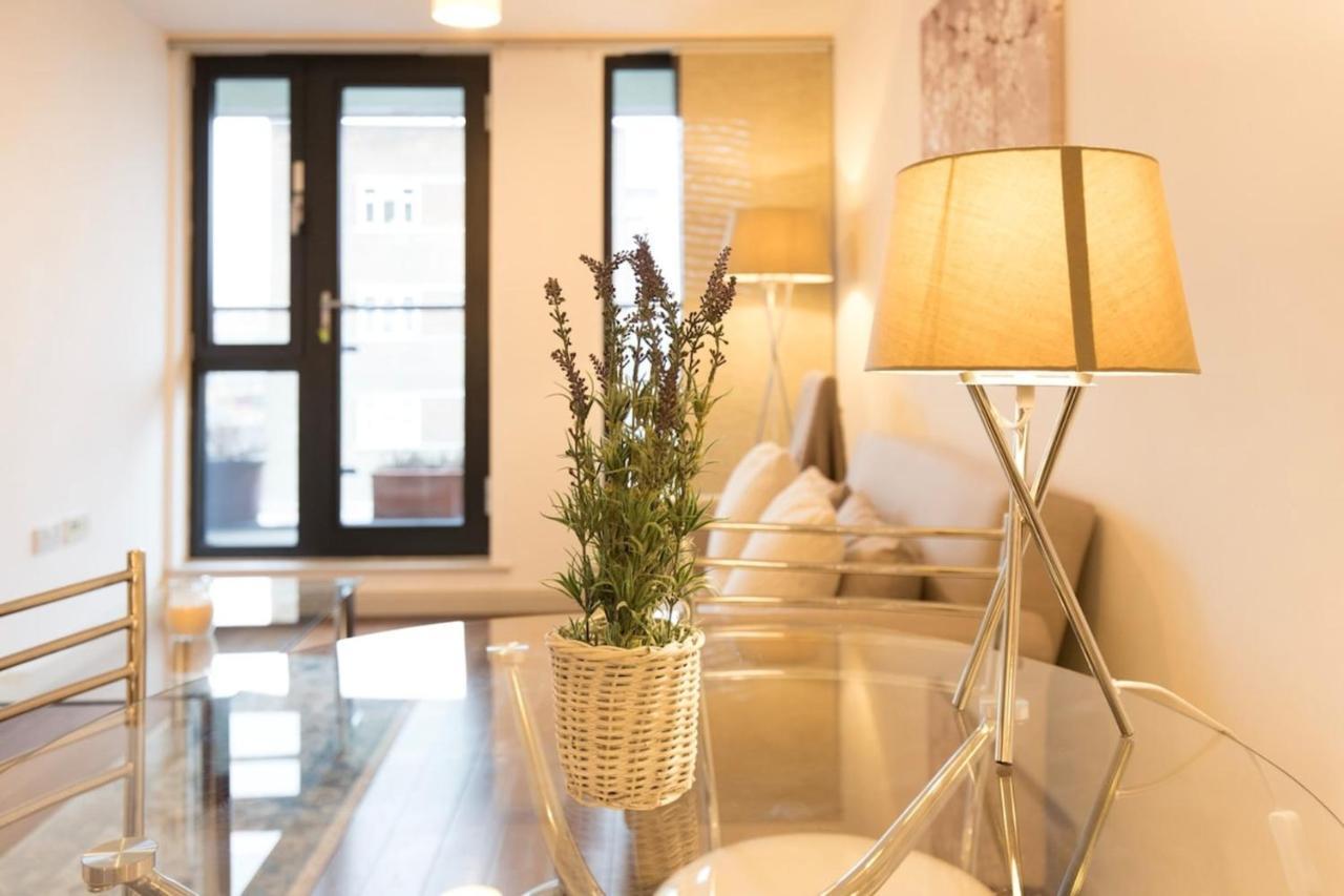 Beautiful 2 Bedroom Property In Borough Londra Exterior foto