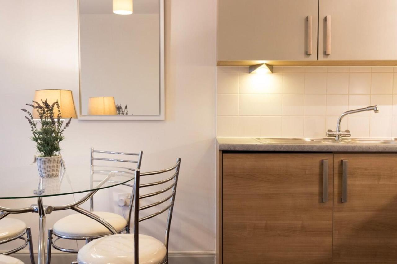 Beautiful 2 Bedroom Property In Borough Londra Exterior foto
